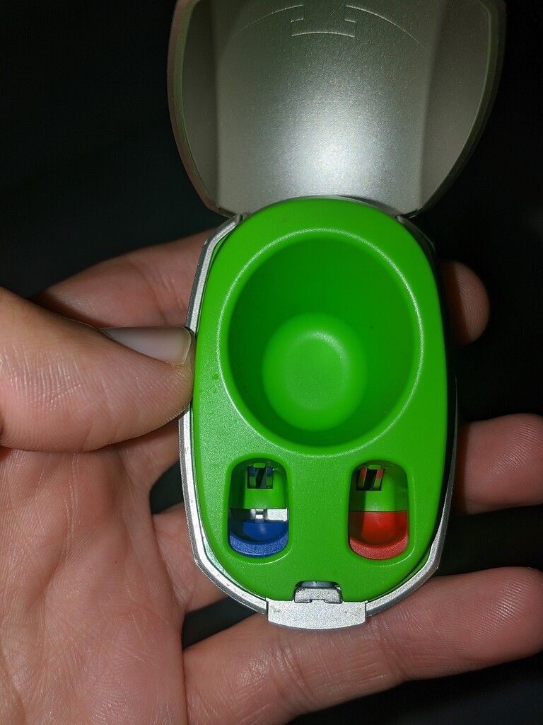 Phonak Audéo Marvel M90R solid red light after charger fell Hearing